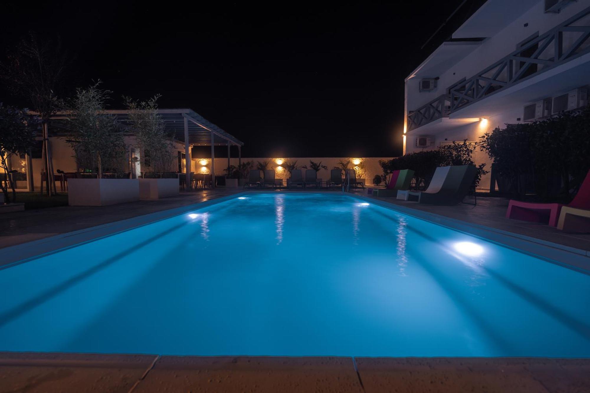 Hotel White Vama Veche Exterior foto